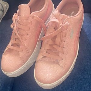 pink sparkly pumas